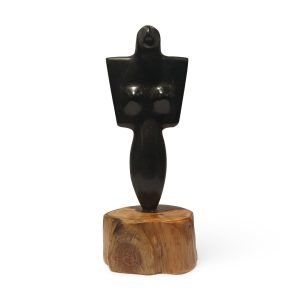 La Dea Made Statuetta in Ossidiana – Artigianato Artistico Sardo