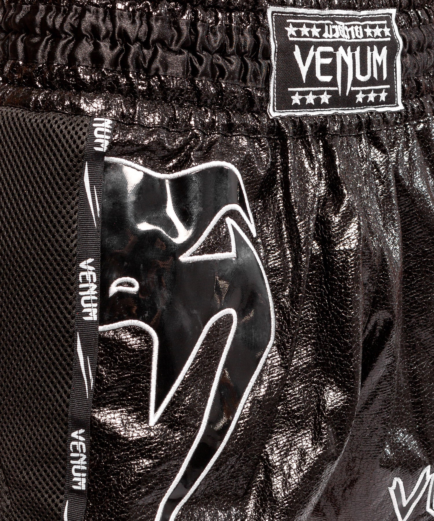 Pantaloncini da Muay Thai Venum Giant Infinite - Nero/Nero - immagine 4