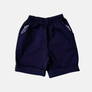 Bermuda bimbo in drill