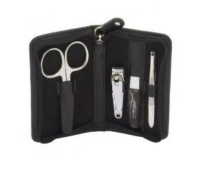 72002 Set Manicure in Pelle 1 Forbici + 1 Taglia unghie + 1 Lima + 1 Pinzetta